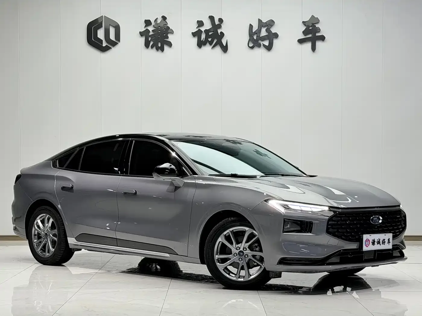 Ford Mondeo 2023 EcoBoost 245 Luxury — Фото автомобиля 3