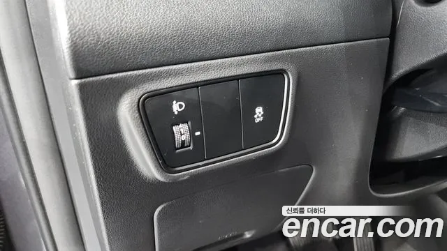 Hyundai Tucson Tucson (NX4) Дизель 2.0 2WD — Фото автомобиля 24