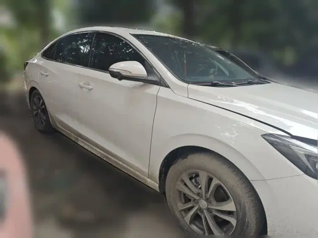 Changan Eado — Фото автомобиля 3