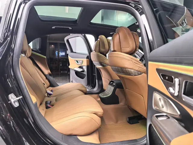 Mercedes-Benz E-Class — Фото автомобиля 8