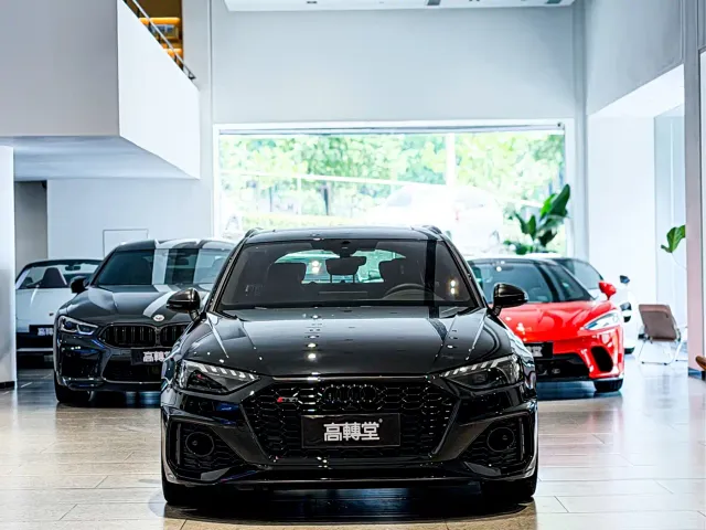 Audi RS 4 — Фото автомобиля 2