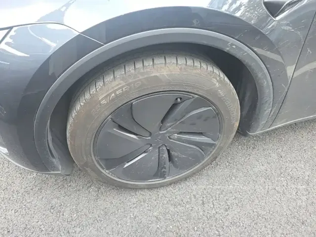 Tesla Model Y — Фото автомобиля 22