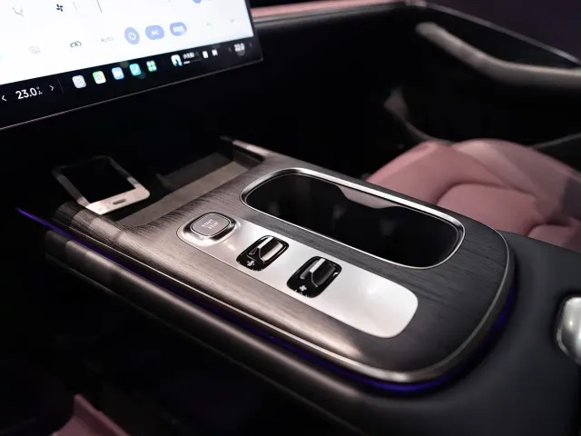 Xiaomi SU7 — Фото автомобиля 15