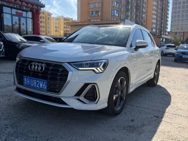 Фотография автомобиля — Audi Q3