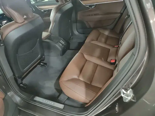 Volvo S90 — Фото автомобиля 16