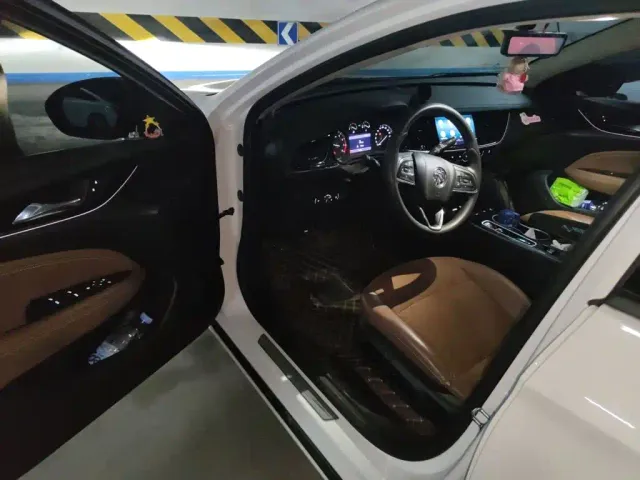 Buick Regal — Фото автомобиля 17