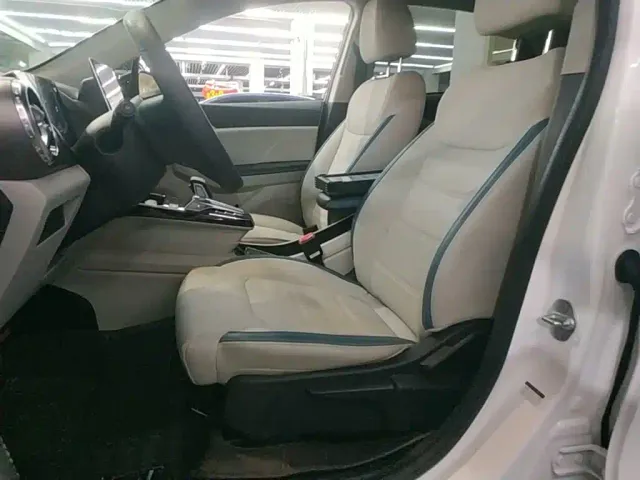 BYD Yuan Pro — Фото автомобиля 14