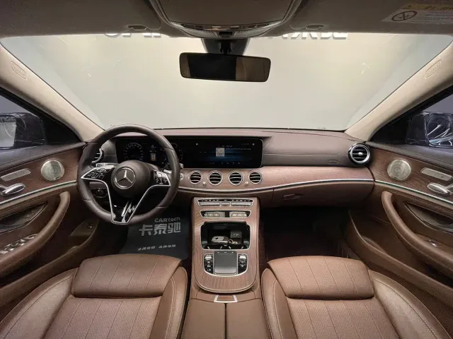 Mercedes-Benz E-Class — Фото автомобиля 9