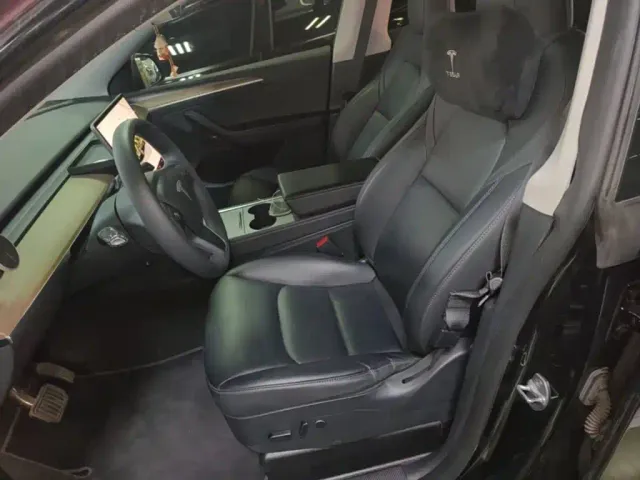 Tesla Model Y — Фото автомобиля 14