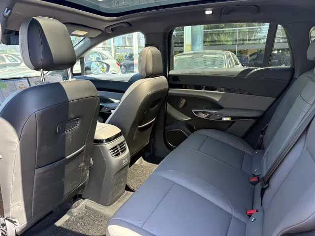 Hongqi Tian Gong 08 — Фото автомобиля 7