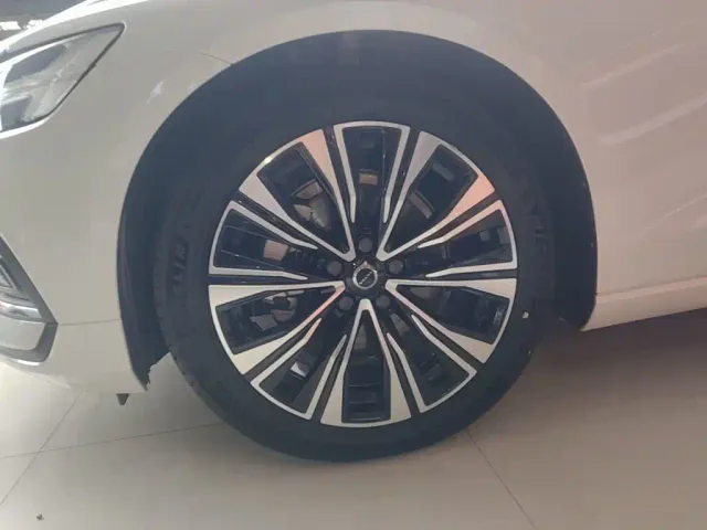 Volvo S60 — Фото автомобиля 22
