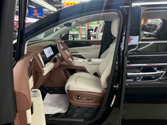 BYD Xia — Фото автомобиля 7