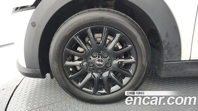 Mini Cooper Cooper 5 дверей Classic — Фото автомобиля 5