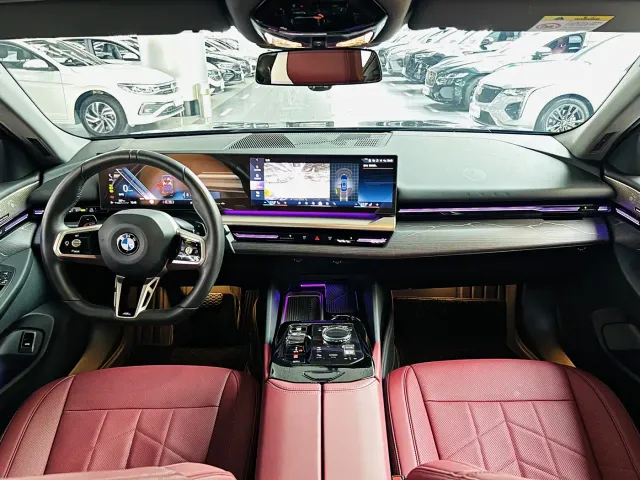 BMW 5 Series — Фото автомобиля 5