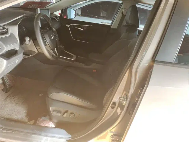 Toyota RAV4 — Фото автомобиля 13
