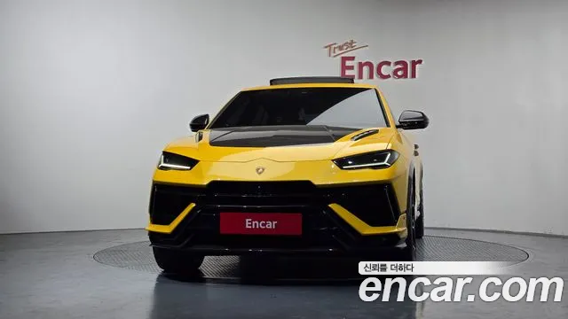 Lamborghini Urus — Фото автомобиля 3