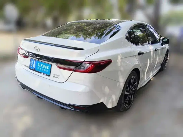 Toyota Camry — Фото автомобиля 2