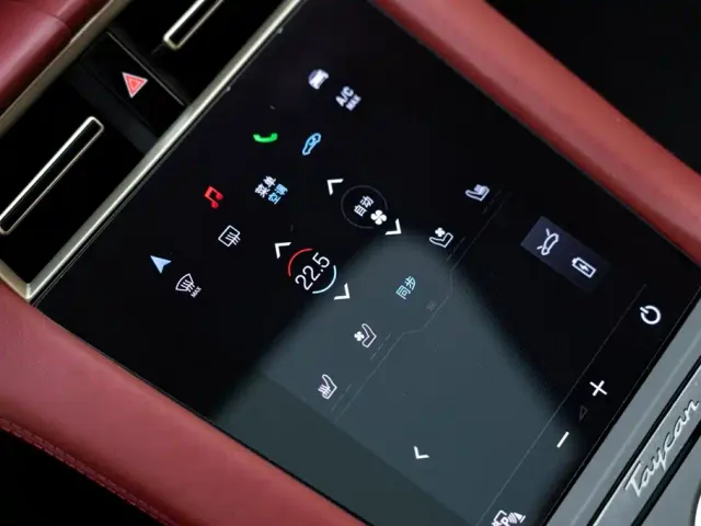 Porsche Taycan — Фото автомобиля 17