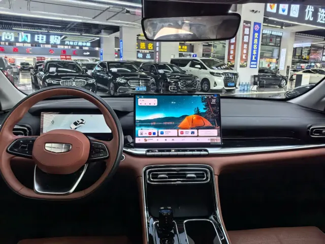 Geely Emgrand — Фото автомобиля 9