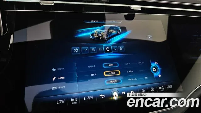 Mercedes-Benz E-Class — Фото автомобиля 24