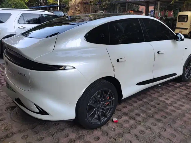 IM Motors LS6 — Фото автомобиля 3