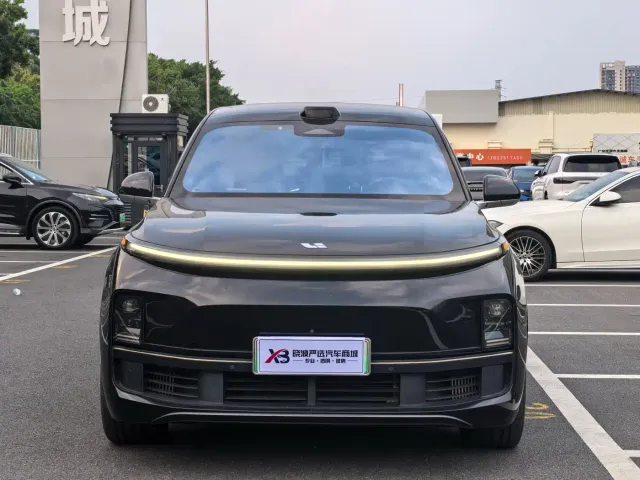 Li Auto L9 — Фото автомобиля 2
