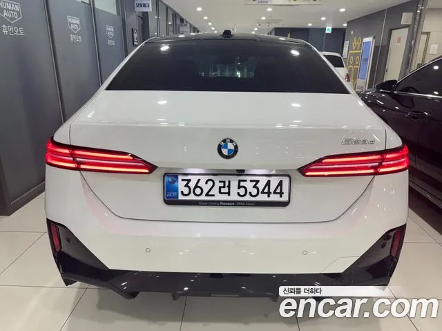BMW 5 Series G60 — Фото автомобиля 4