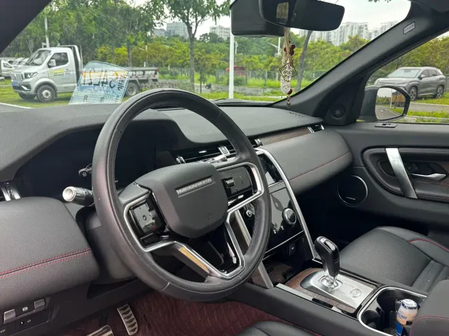 Land Rover Discovery Sport — Фото автомобиля 11