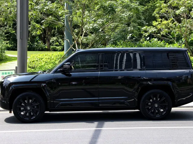 BYD U8L — Фото автомобиля 10