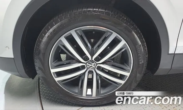 Volkswagen Tiguan — Фото автомобиля 5