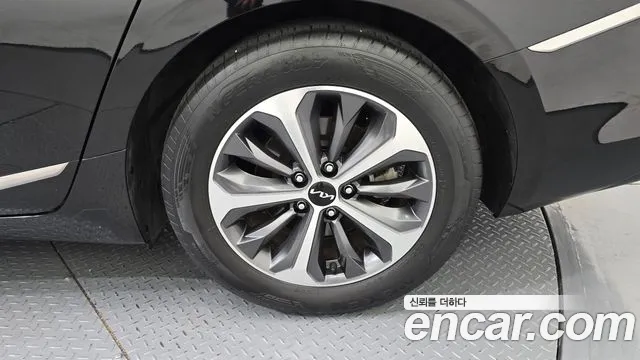 Kia K8 K8 Hybrid — Фото автомобиля 6