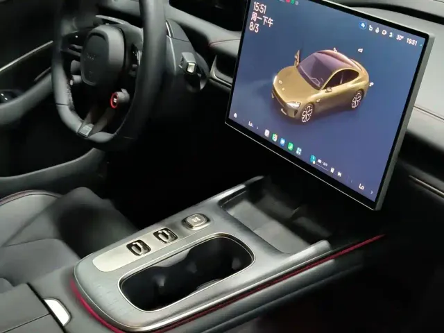 Xiaomi SU7 — Фото автомобиля 17