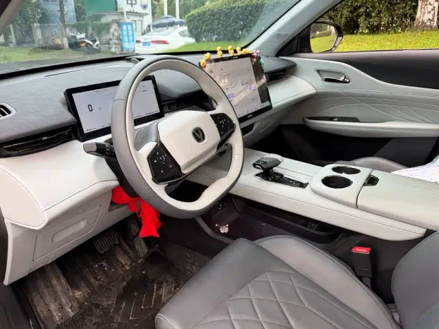 Changan Changan UNI-Z New Energy 2024 Blue Whale Smart Electric iDD 125km Excellence Model — Фото автомобиля 7