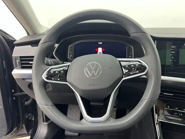 Volkswagen Passat — Фото автомобиля 11
