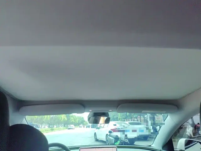 Tesla Model 3 — Фото автомобиля 14