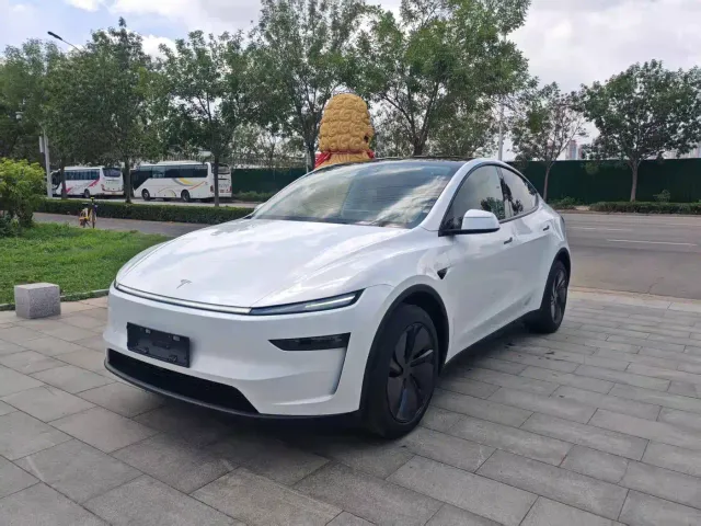 Фотография автомобиля — Tesla Model Y