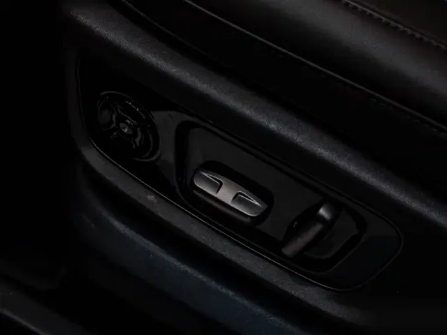 Li Auto MEGA — Фото автомобиля 28