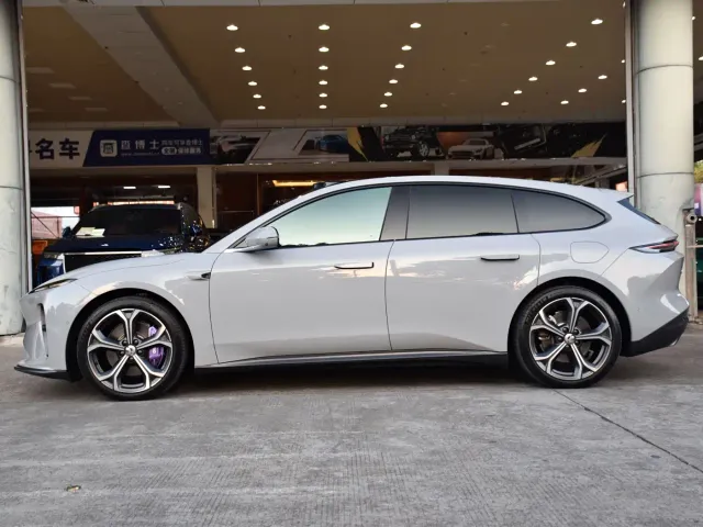 Nio ET5 Touring — Фото автомобиля 4