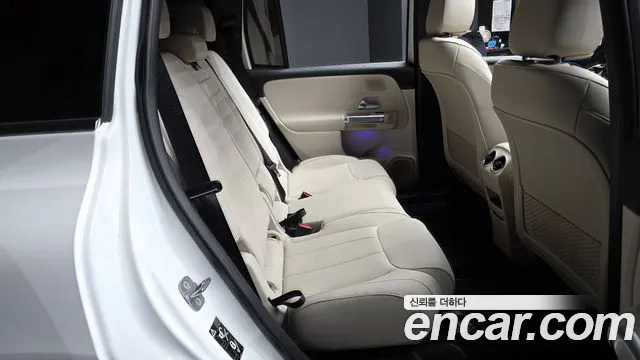 Mercedes-Benz EQB — Фото автомобиля 12
