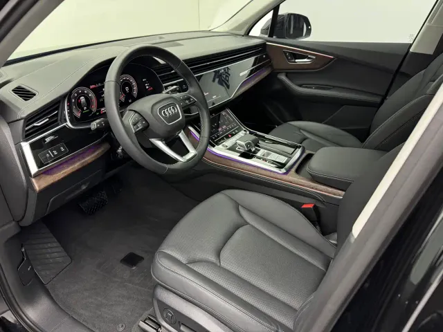 Audi Q7 — Фото автомобиля 24