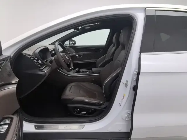 BYD Han — Фото автомобиля 10