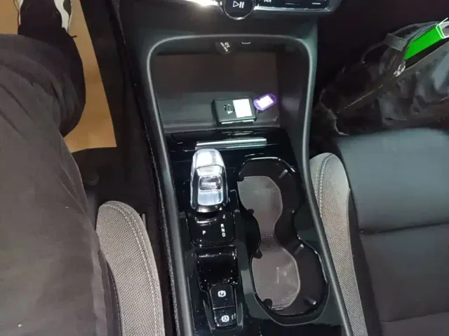 Volvo XC40 — Фото автомобиля 13