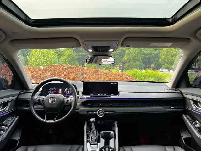 Honda Accord — Фото автомобиля 6
