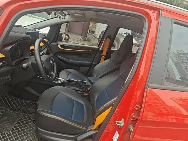 Livan X3 PRO — Фото автомобиля 14