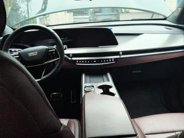 Cadillac XT5 — Фото автомобиля 5