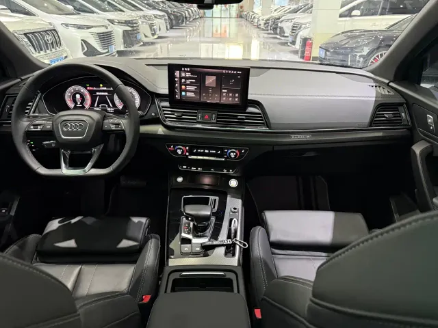Audi Q5L — Фото автомобиля 13