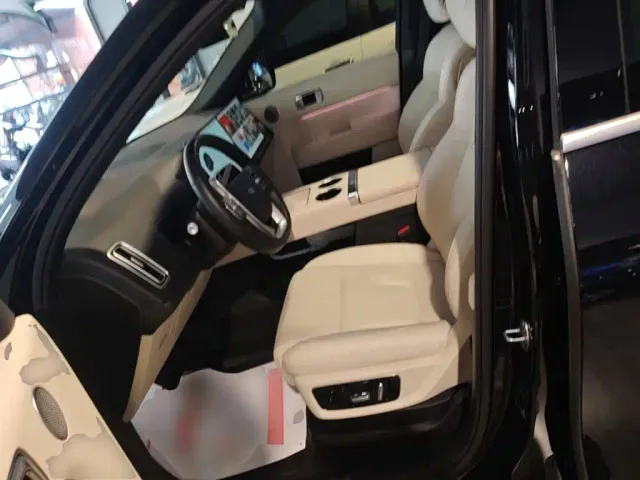 Li Auto L9 — Фото автомобиля 14
