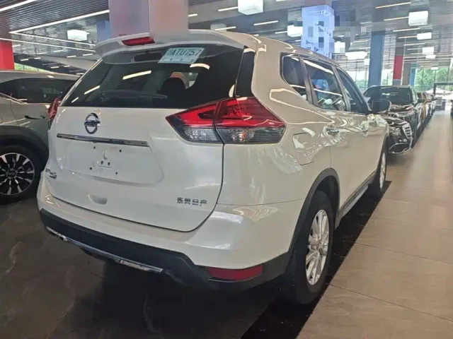 Nissan X-Trail — Фото автомобиля 6