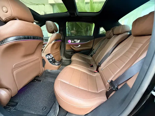 Mercedes-Benz E-Class — Фото автомобиля 18