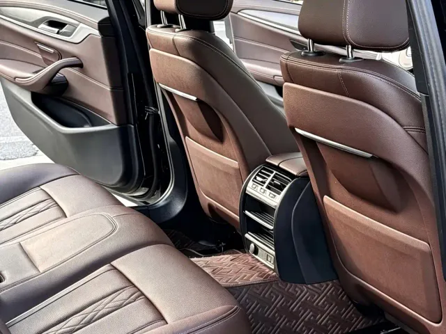 BMW 5 Series — Фото автомобиля 13